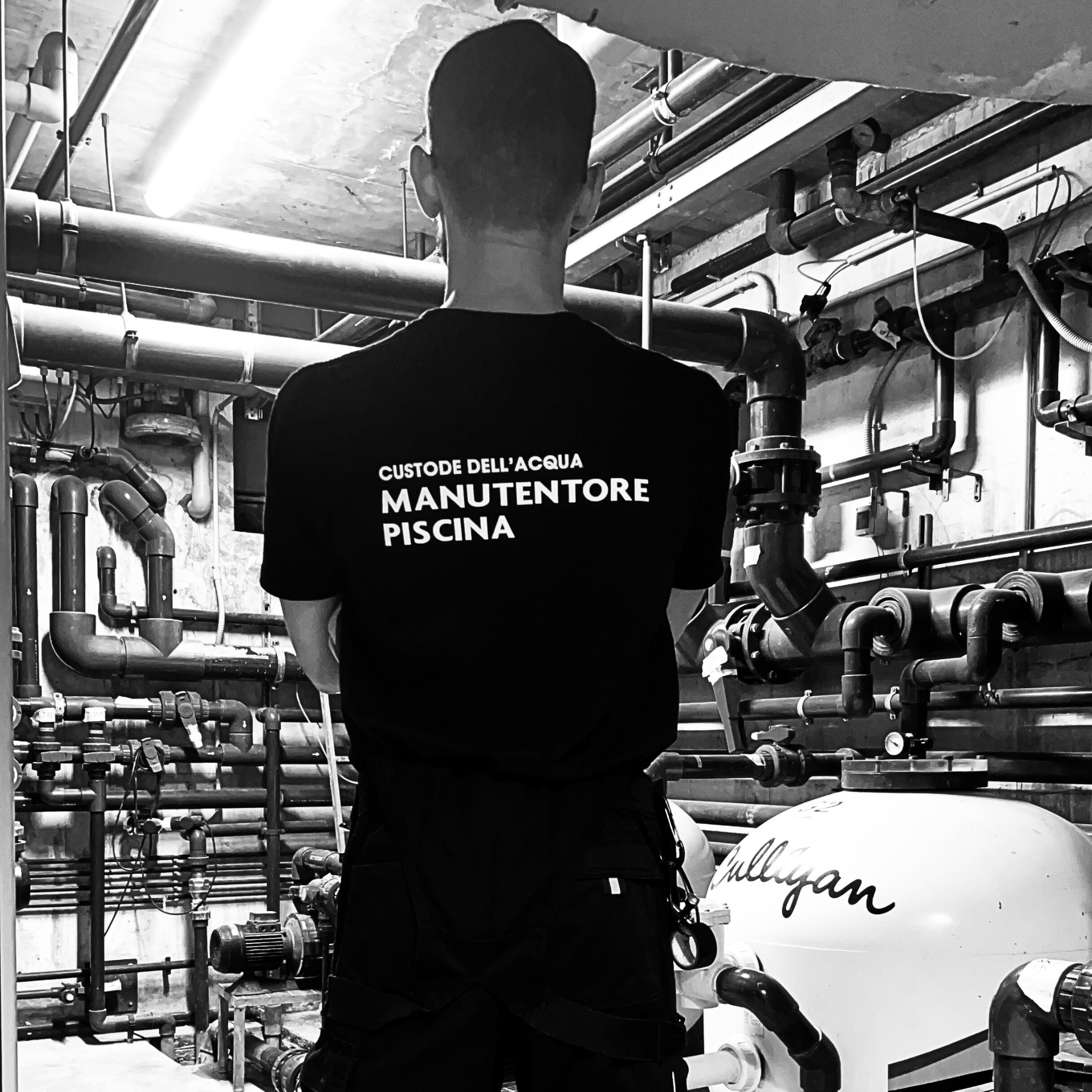 Manutentore Piscina in azione